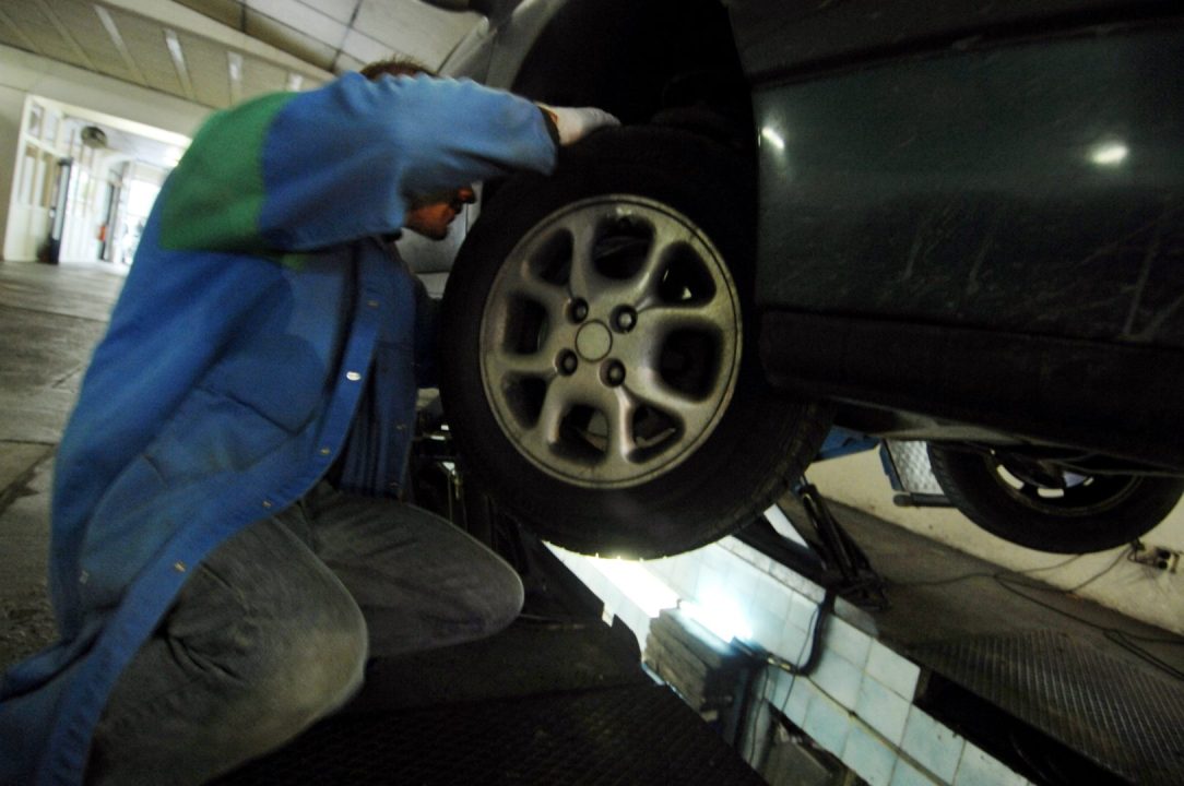 découvrez les changements clés de la réforme du contrôle technique en flandre et ce que cela signifie pour les automobilistes.